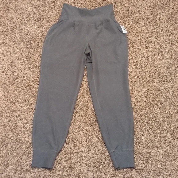 Old Navy powersoft women's gray high rise go dry joggers ankle length - Picture 2 of 12